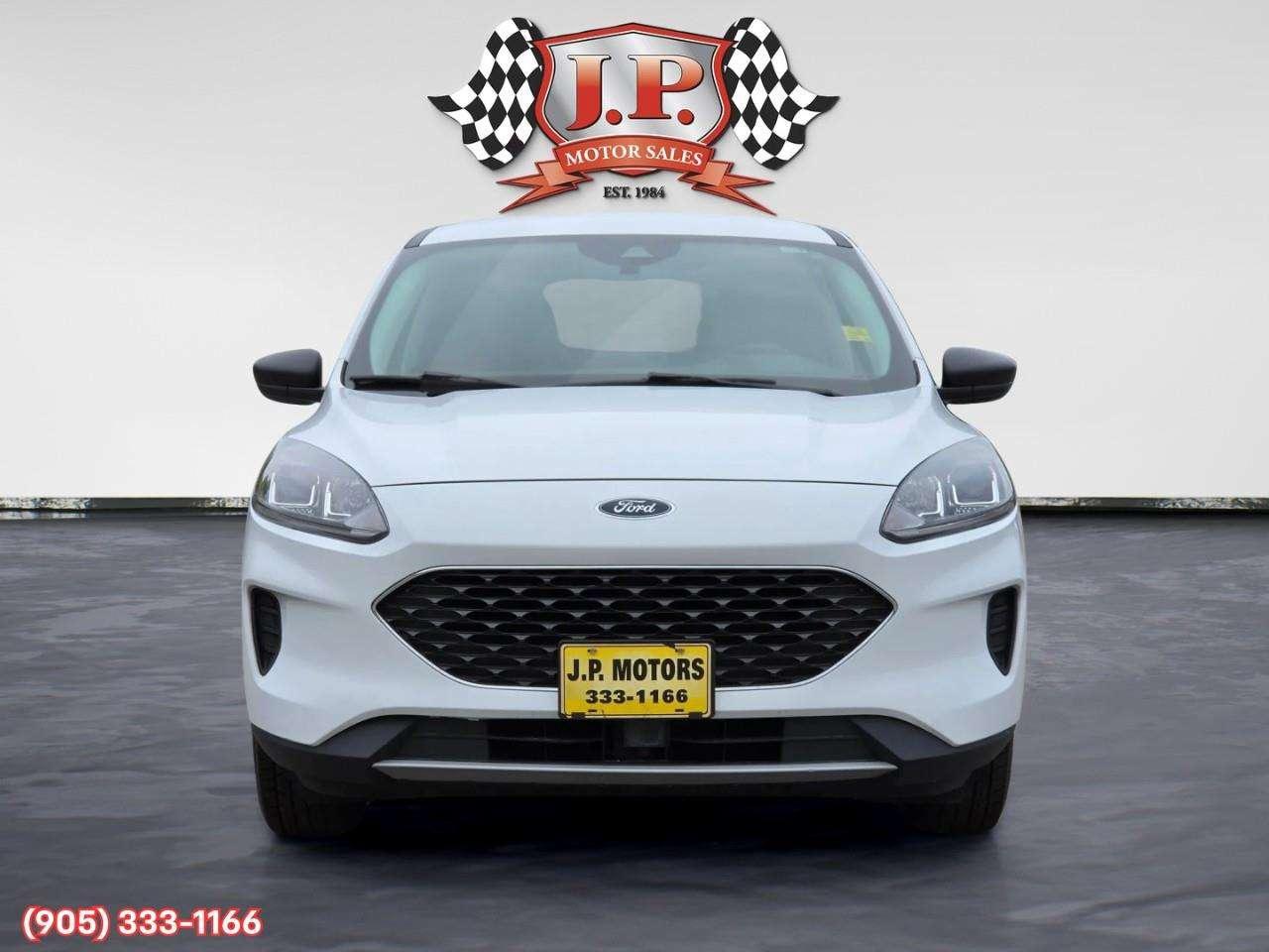2022 Ford Escape SE Apple CarPlay & Android Auto • Built-In Wi-Fi Hotspot • Heated Front Seats • Lane Assist • SiriusXM® Satellite Radio Photo5