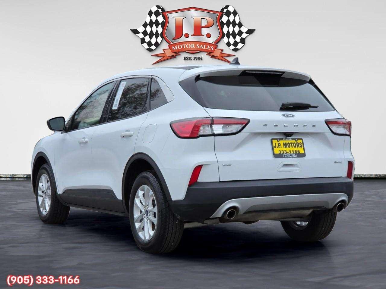 2022 Ford Escape SE Apple CarPlay & Android Auto • Built-In Wi-Fi Hotspot • Heated Front Seats • Lane Assist • SiriusXM® Satellite Radio Photo4