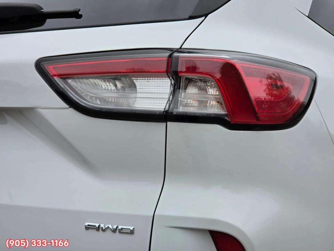 2022 Ford Escape SE Apple CarPlay & Android Auto • Built-In Wi-Fi Hotspot • Heated Front Seats • Lane Assist • SiriusXM® Satellite Radio Photo
