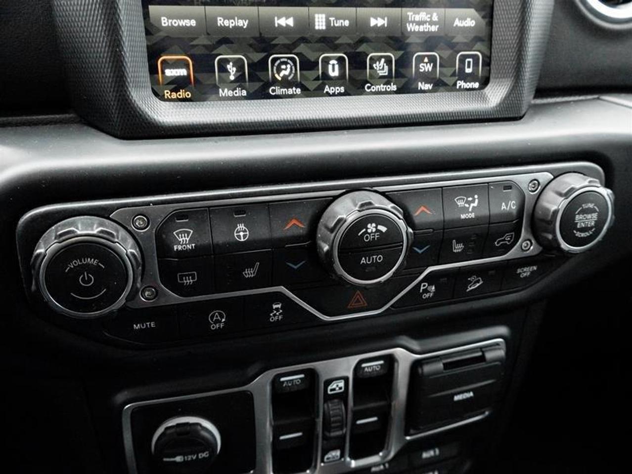 2019 Jeep WRANGLER UNLIMITED Sahara 4dr 4x4 Photo