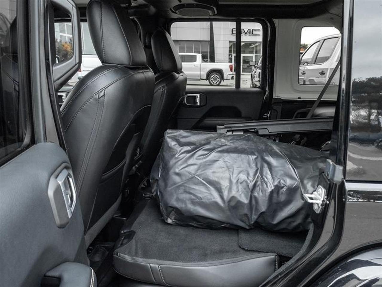 2019 Jeep WRANGLER UNLIMITED Sahara 4dr 4x4 Photo