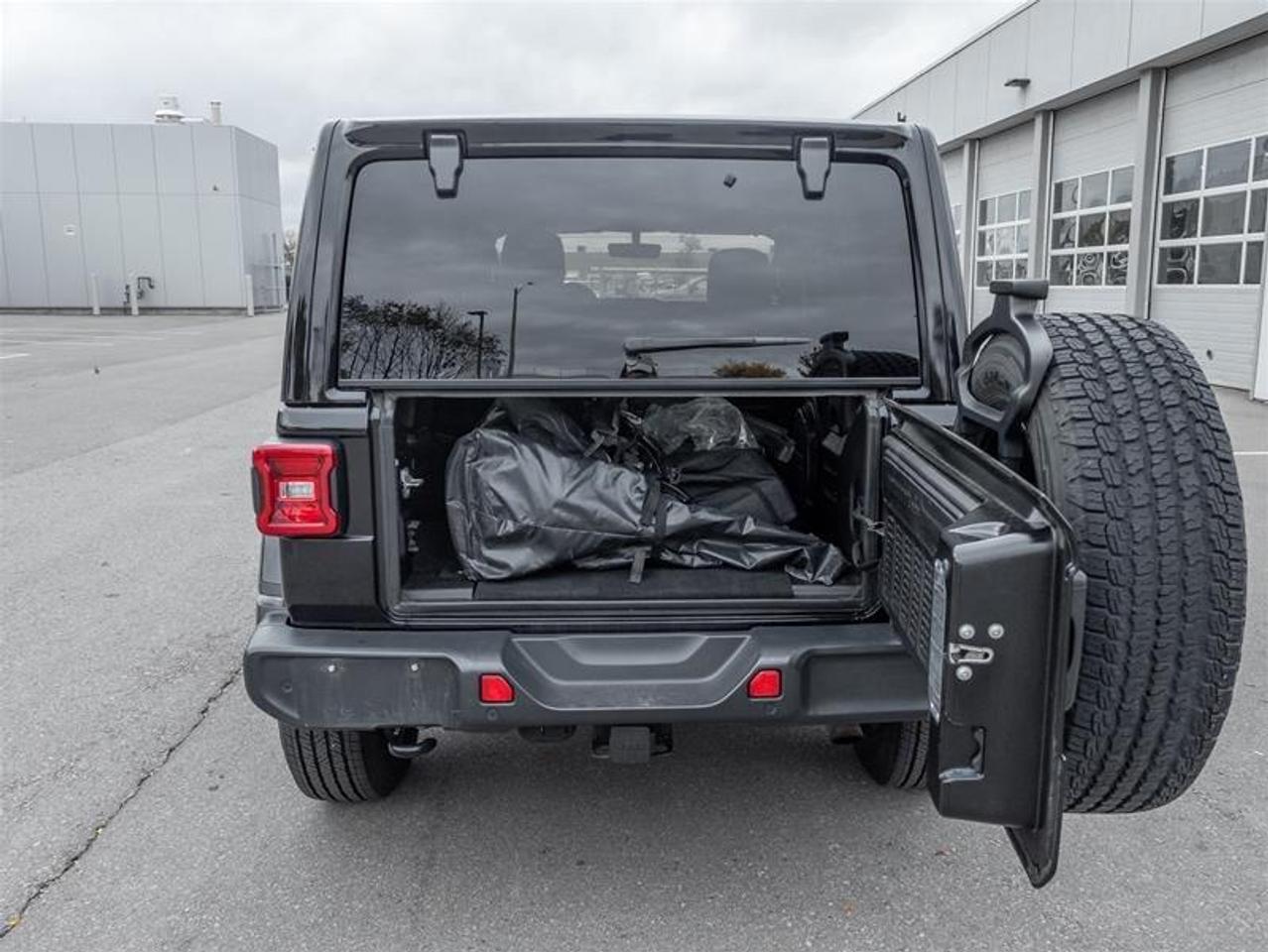 2019 Jeep WRANGLER UNLIMITED Sahara 4dr 4x4 Photo
