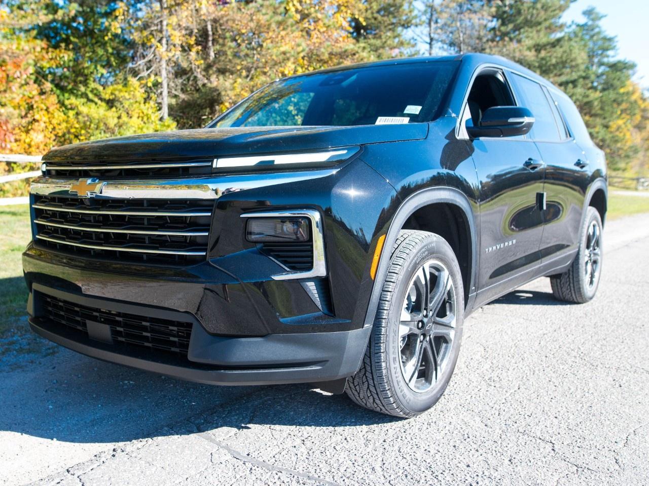 2027 Chevrolet Traverse AWD 4dr LT Photo0