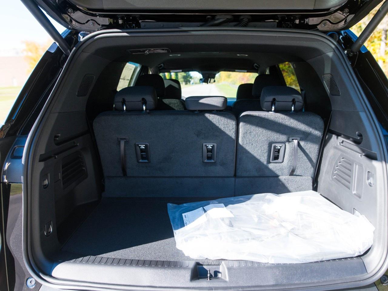 2027 Chevrolet Traverse AWD 4dr LT Photo