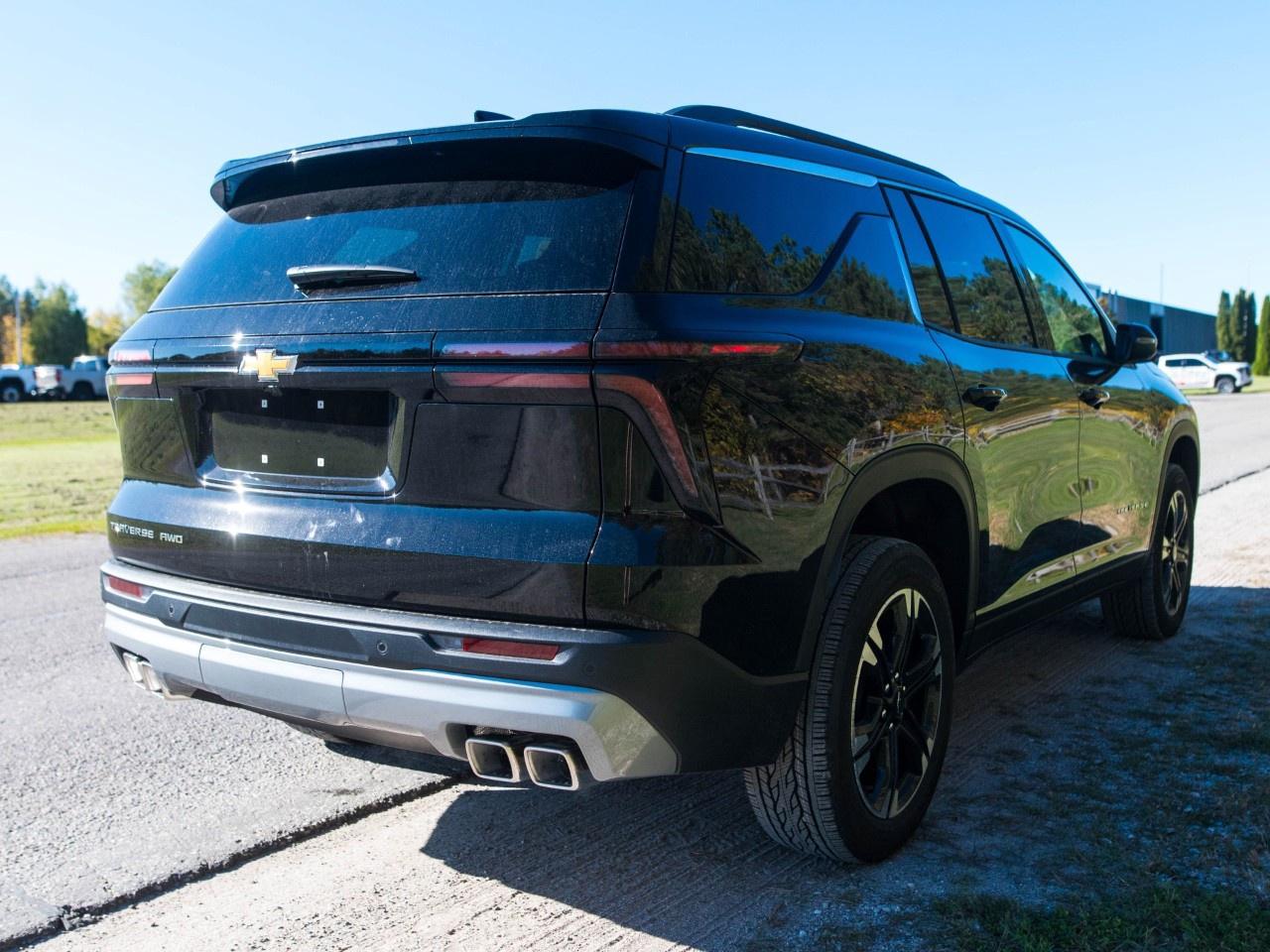 2027 Chevrolet Traverse AWD 4dr LT Photo