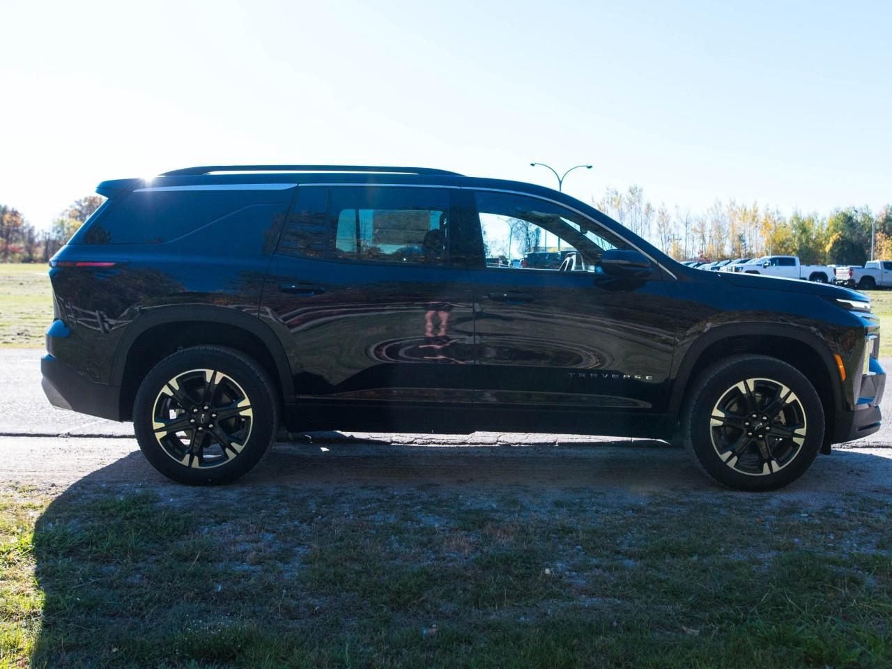 2027 Chevrolet Traverse AWD 4dr LT Photo
