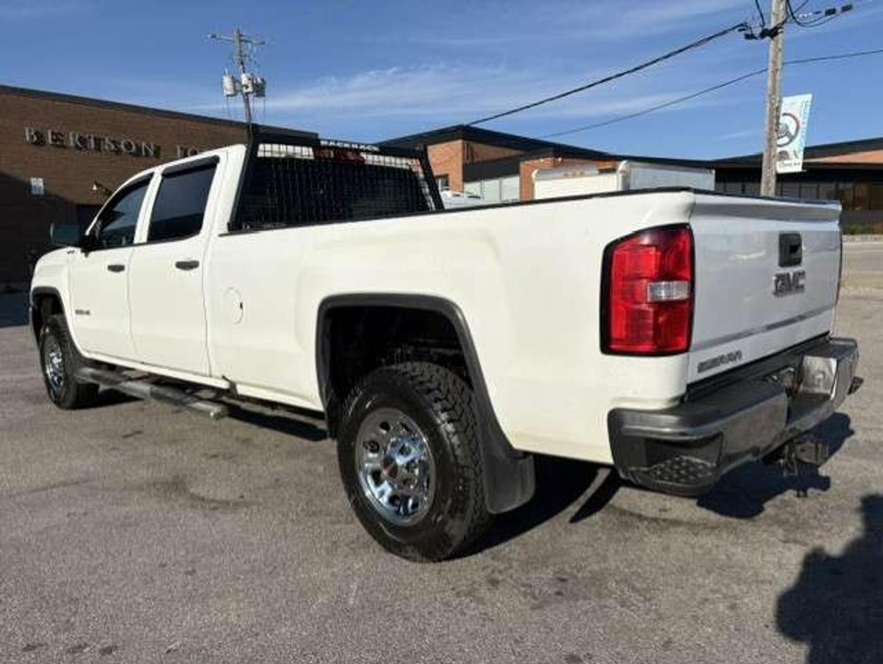 2016 GMC SIERRA 2500HD 4X4 CREW CAB-LONG BOX-CAMERA-NEW TIRES-CERTIFIED! Photo2