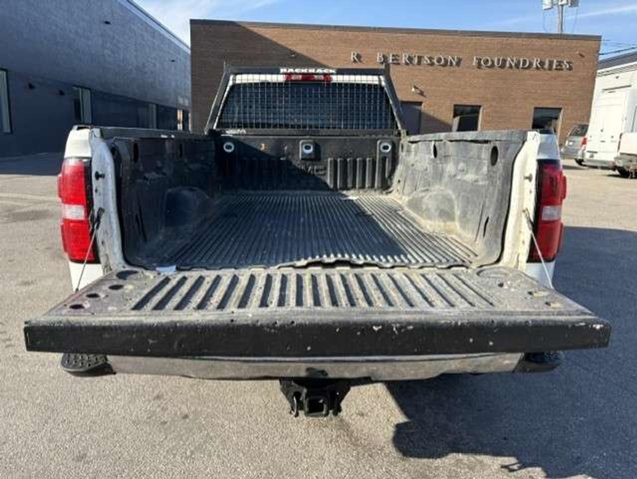 2016 GMC SIERRA 2500HD 4X4 CREW CAB-LONG BOX-CAMERA-NEW TIRES-CERTIFIED! Photo