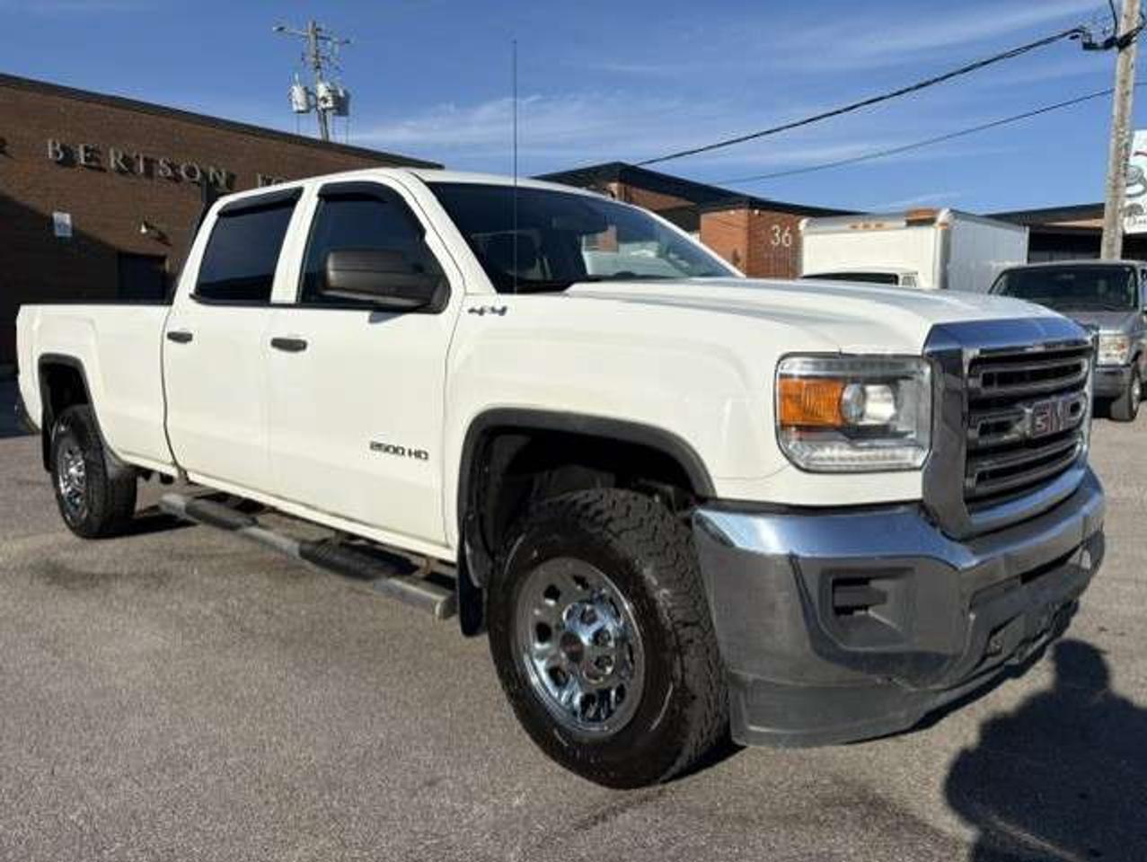 2016 GMC SIERRA 2500HD 4X4 CREW CAB-LONG BOX-CAMERA-NEW TIRES-CERTIFIED! Photo