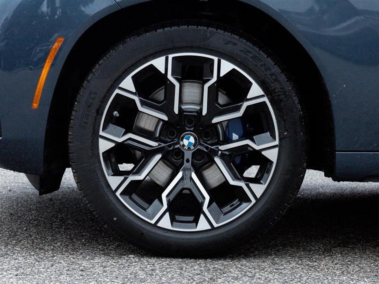 2026 BMW X3 30 xDrive 4dr All-Wheel Drive Sports Activity Vehicle Photo4