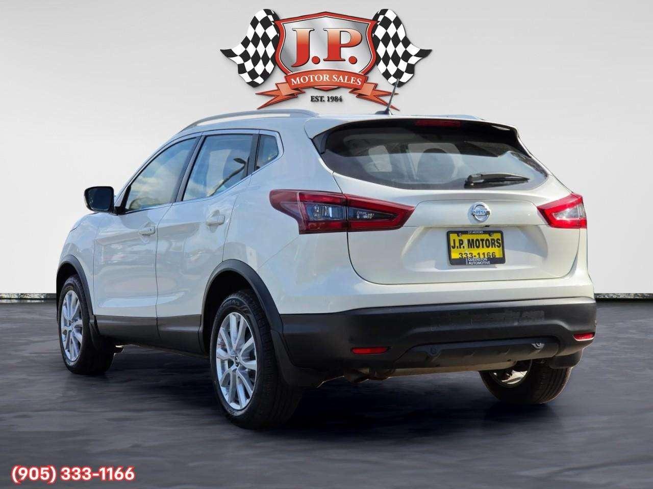 2023 Nissan Qashqai SV Apple CarPlay & Android Auto • Power Sunroof • Remote Start System • Heated Front Seats • Lane Assist • Rear Parking S Photo