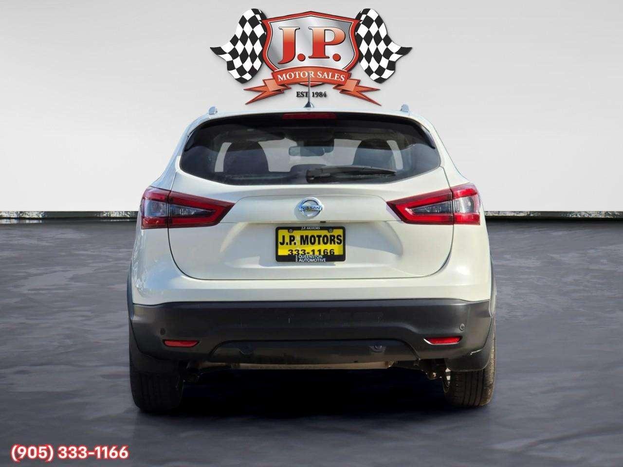 2023 Nissan Qashqai SV Apple CarPlay & Android Auto • Power Sunroof • Remote Start System • Heated Front Seats • Lane Assist • Rear Parking S Photo