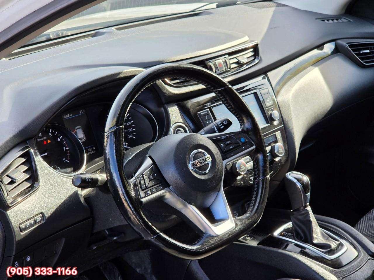 2023 Nissan Qashqai SV Apple CarPlay & Android Auto • Power Sunroof • Remote Start System • Heated Front Seats • Lane Assist • Rear Parking S Photo