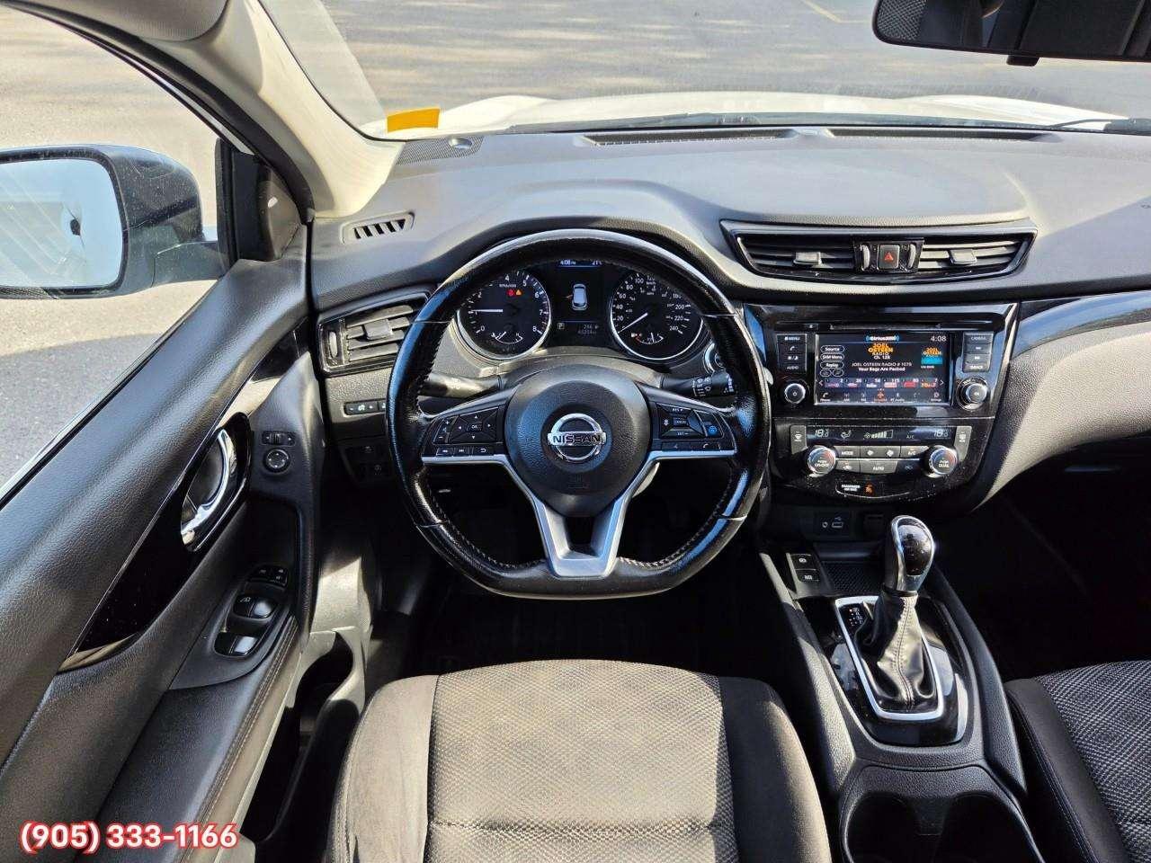 2023 Nissan Qashqai SV Apple CarPlay & Android Auto • Power Sunroof • Remote Start System • Heated Front Seats • Lane Assist • Rear Parking S Photo