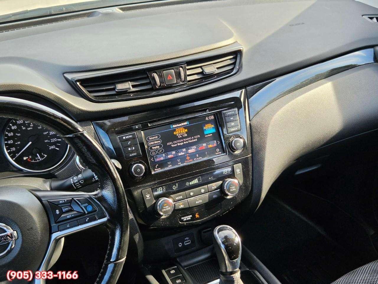 2023 Nissan Qashqai SV Apple CarPlay & Android Auto • Power Sunroof • Remote Start System • Heated Front Seats • Lane Assist • Rear Parking S Photo
