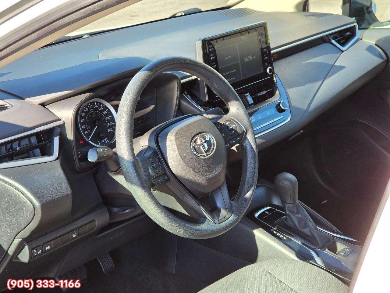 2022 Toyota Corolla LE Apple CarPlay & Android Auto • Lane Assist • Keyless Entry • Backup Camera • Cruise Control Photo
