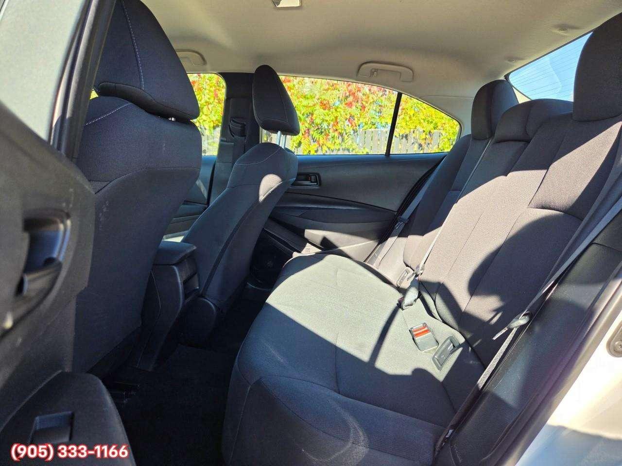 2022 Toyota Corolla LE Apple CarPlay & Android Auto • Lane Assist • Keyless Entry • Backup Camera • Cruise Control Photo