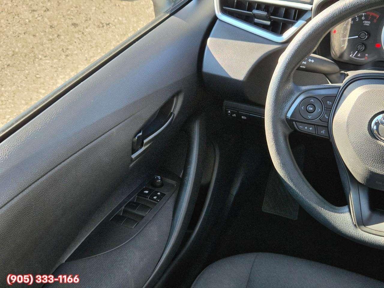 2022 Toyota Corolla LE Apple CarPlay & Android Auto • Lane Assist • Keyless Entry • Backup Camera • Cruise Control Photo