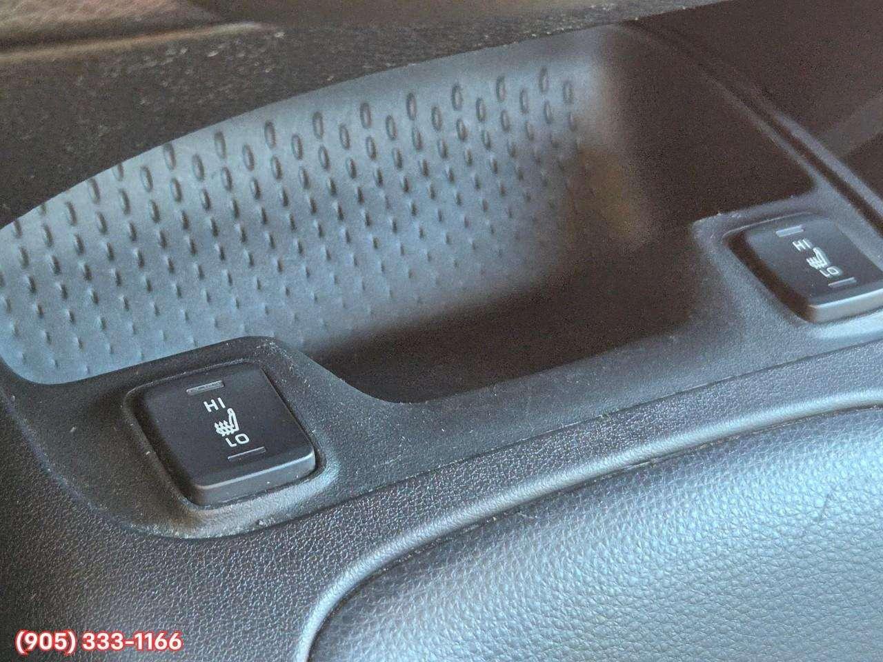 2022 Toyota Corolla LE Apple CarPlay & Android Auto • Lane Assist • Keyless Entry • Backup Camera • Cruise Control Photo