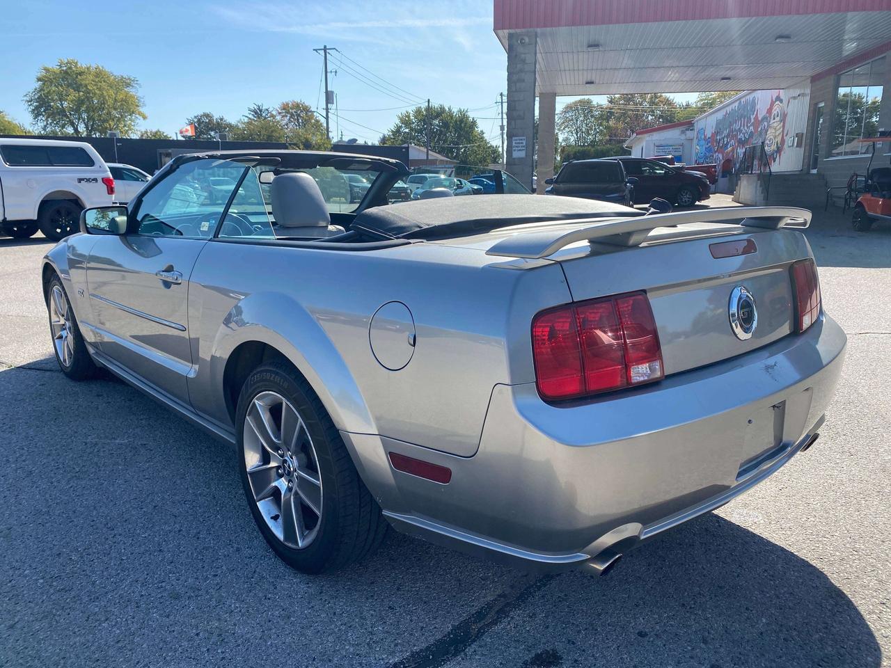 2008 Ford Mustang GT, LOW KMS, LEATHER! Photo