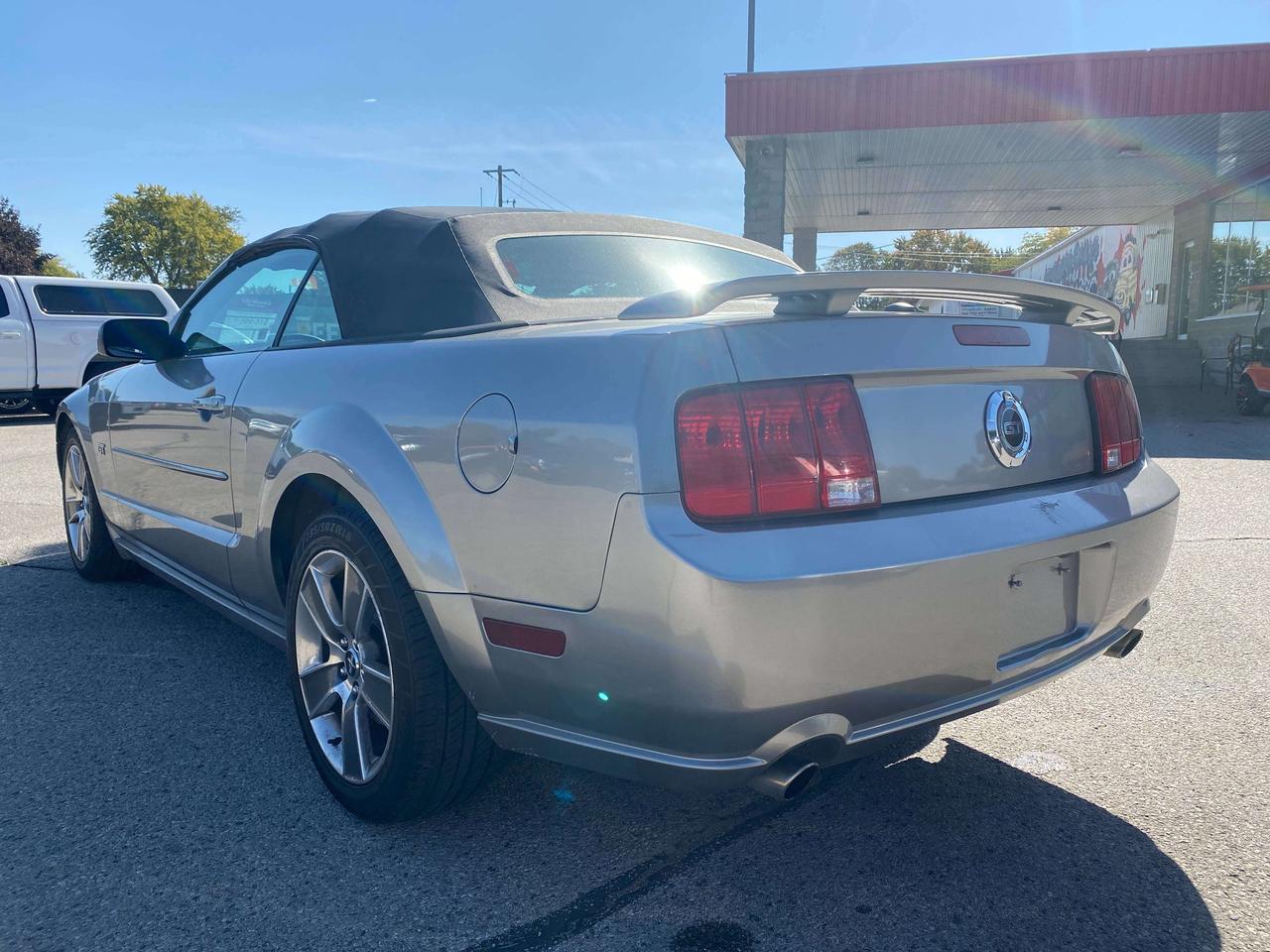 2008 Ford Mustang GT, LOW KMS, LEATHER! Photo