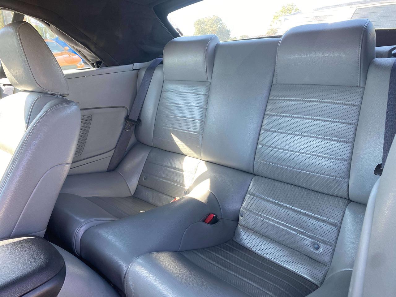 2008 Ford Mustang GT, LOW KMS, LEATHER! Photo