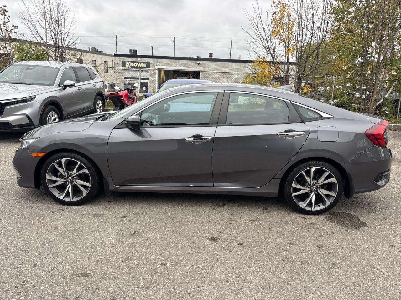 2019 Honda Civic Touring Leather Seats/Apple Carplay/Low Mileage Photo
