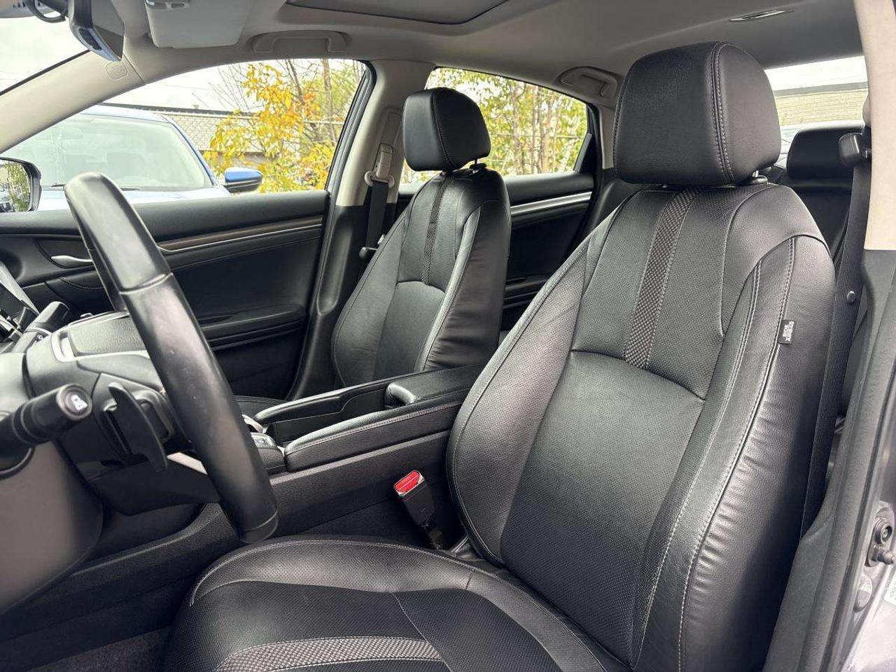 2019 Honda Civic Touring Leather Seats/Apple Carplay/Low Mileage Photo