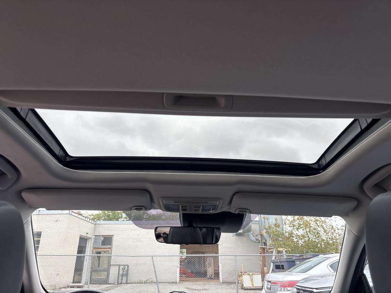 2019 Honda Civic Touring Leather Seats/Apple Carplay/Low Mileage Photo