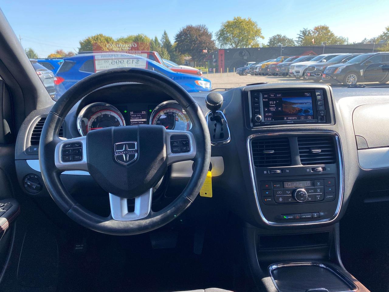 2017 Dodge Grand Caravan GT, LEATHER, REMOTE START, REAR ENTERTAINMENT! Photo