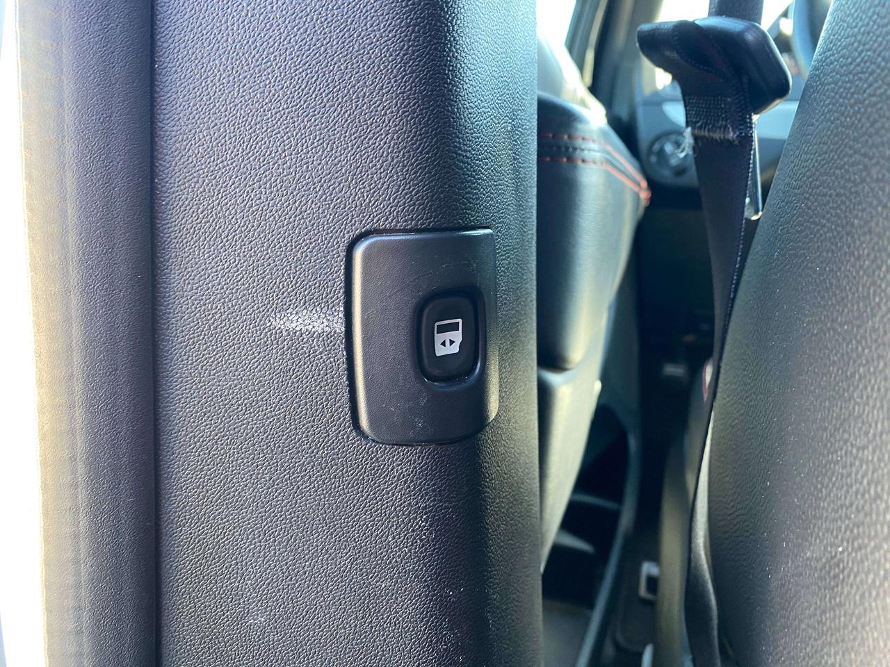 2017 Dodge Grand Caravan GT, LEATHER, REMOTE START, REAR ENTERTAINMENT! Photo