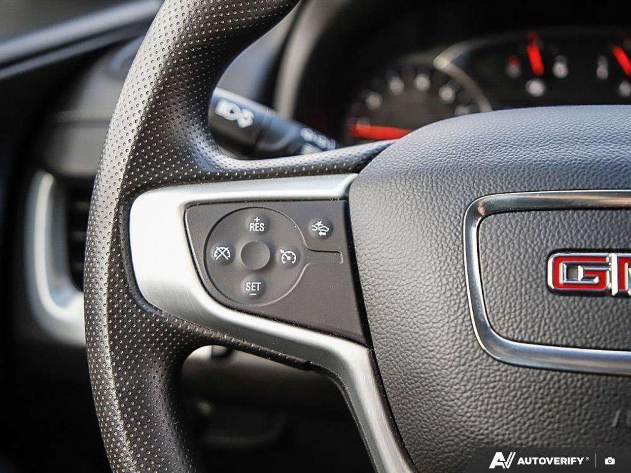 2024 GMC Terrain 1.5L 4-CYL, AWD, ALLOYS, CLOTH, SUNROOF, 1-OWNER, MACMASTER ORIGINAL, CERTIFIED PREOWNED! Photo
