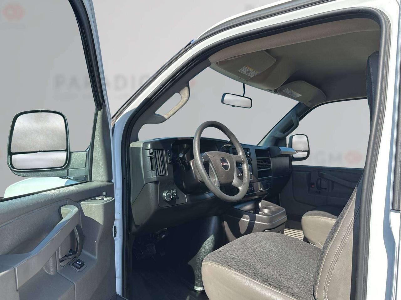 2023 GMC Savana RWD 2500 135" Photo