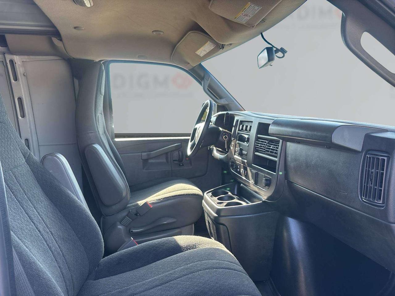 2023 GMC Savana RWD 2500 135" Photo