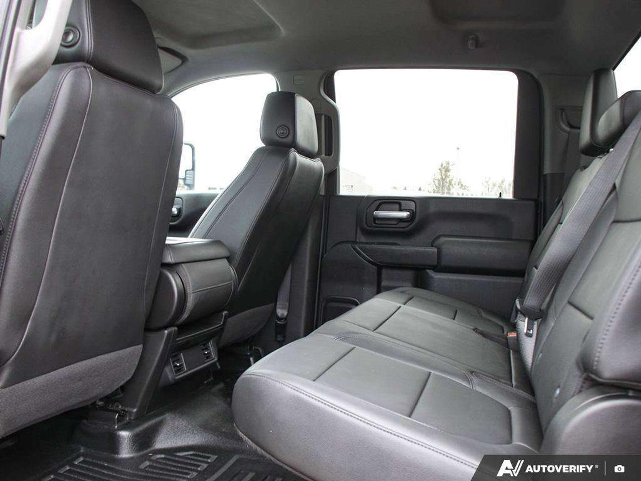 2020 GMC Sierra 3500HD SRW WT, 6.6L DURAMAX V8, 4X4, STEELS, CLOTH, TRAILERING PKG, 1-OWNER, MACMASTER ORIGINAL, CERTIFIED AS-TRADED! Photo