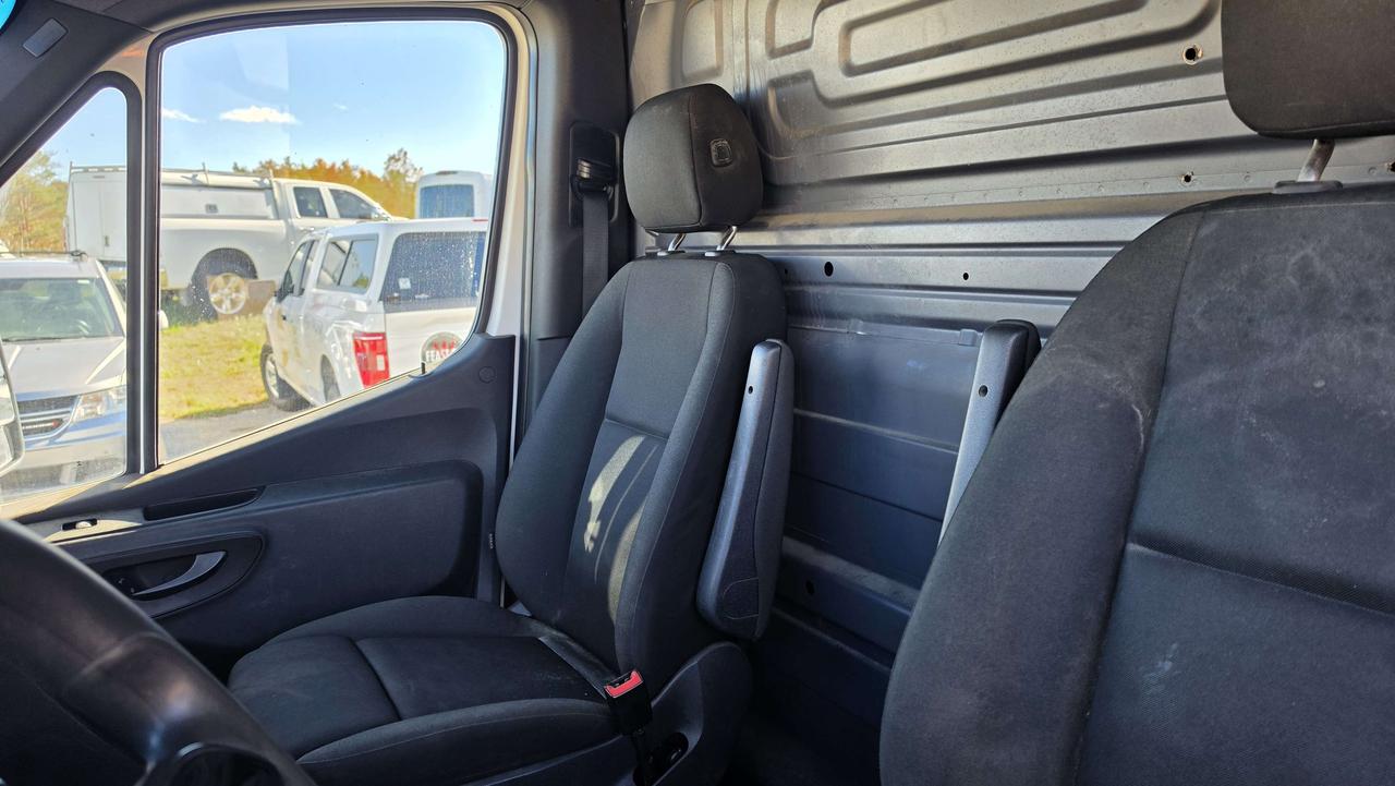 2019 Mercedes-Benz Sprinter 3500XD 170WB - Dually - V6 Diesel - HCV-023188 Photo