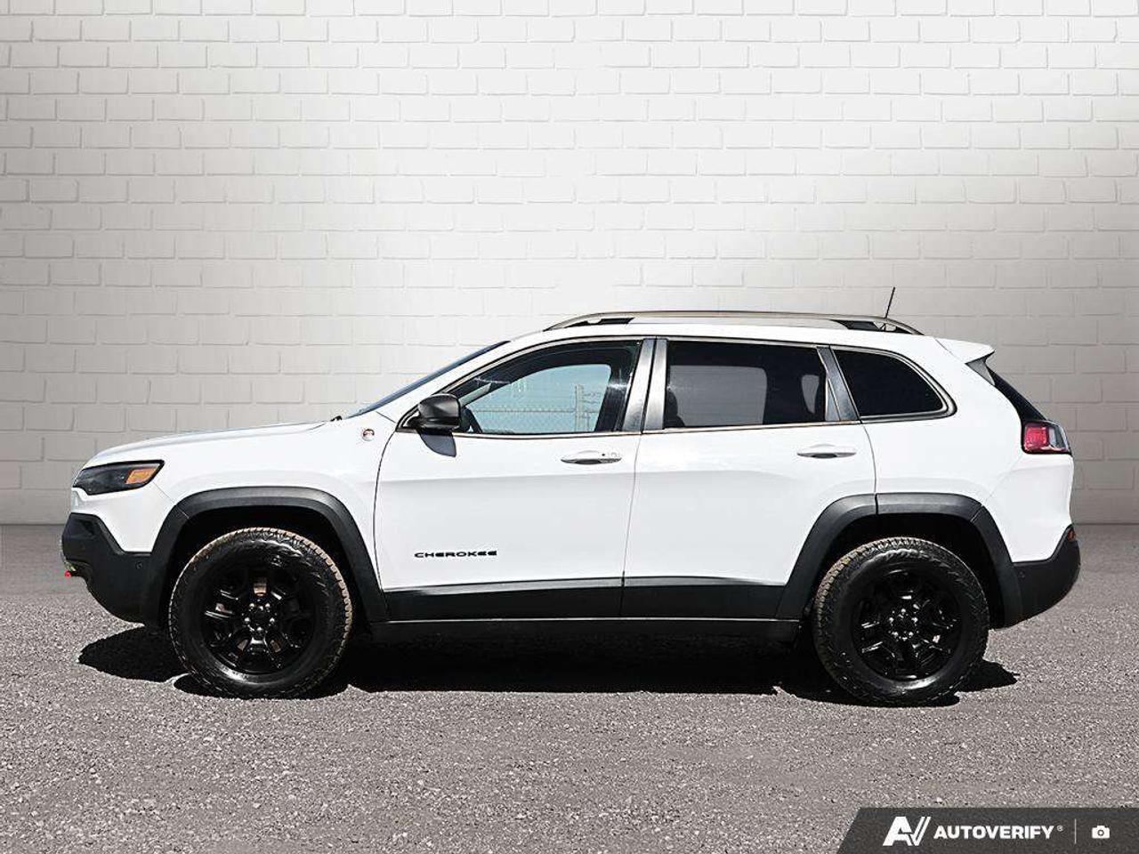 2019 Jeep Cherokee , 3.2L V6, 4X4, ALLOYS, LEATHER, NAV, TRAILHAWK L PLUS, AS-TRADED! Photo
