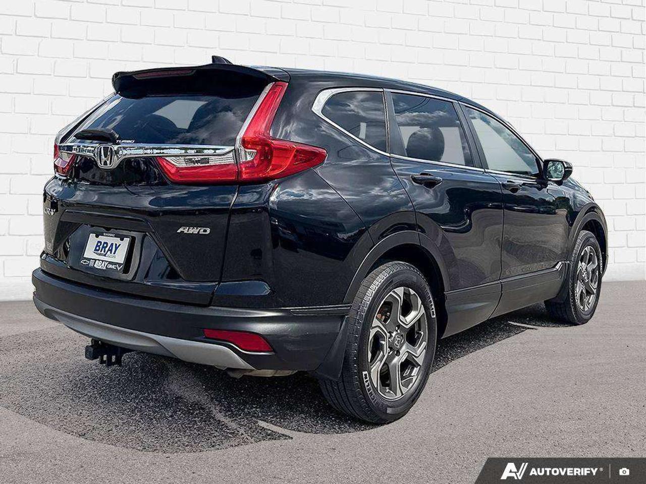 2019 Honda CR-V LEATHER SEATING. SUNROOF. FUEL EFFICIENT. MULTI ANGLE REAR VIEW CAMERA. CERTIFIED. Photo