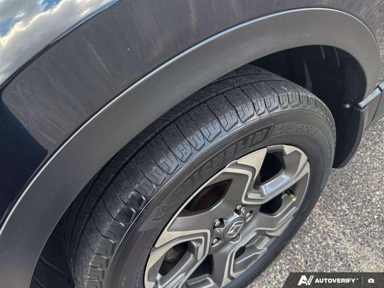 2019 Honda CR-V LEATHER SEATING. SUNROOF. FUEL EFFICIENT. MULTI ANGLE REAR VIEW CAMERA. CERTIFIED. Photo