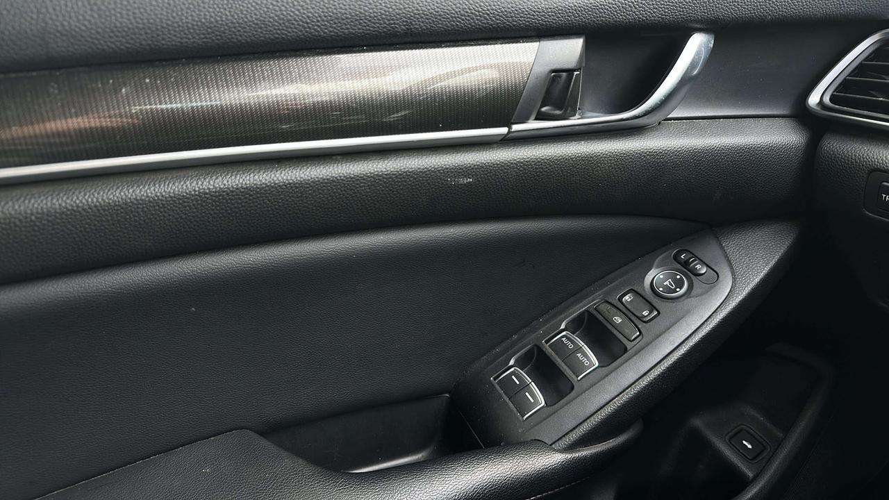 2018 Honda Accord Sport Photo