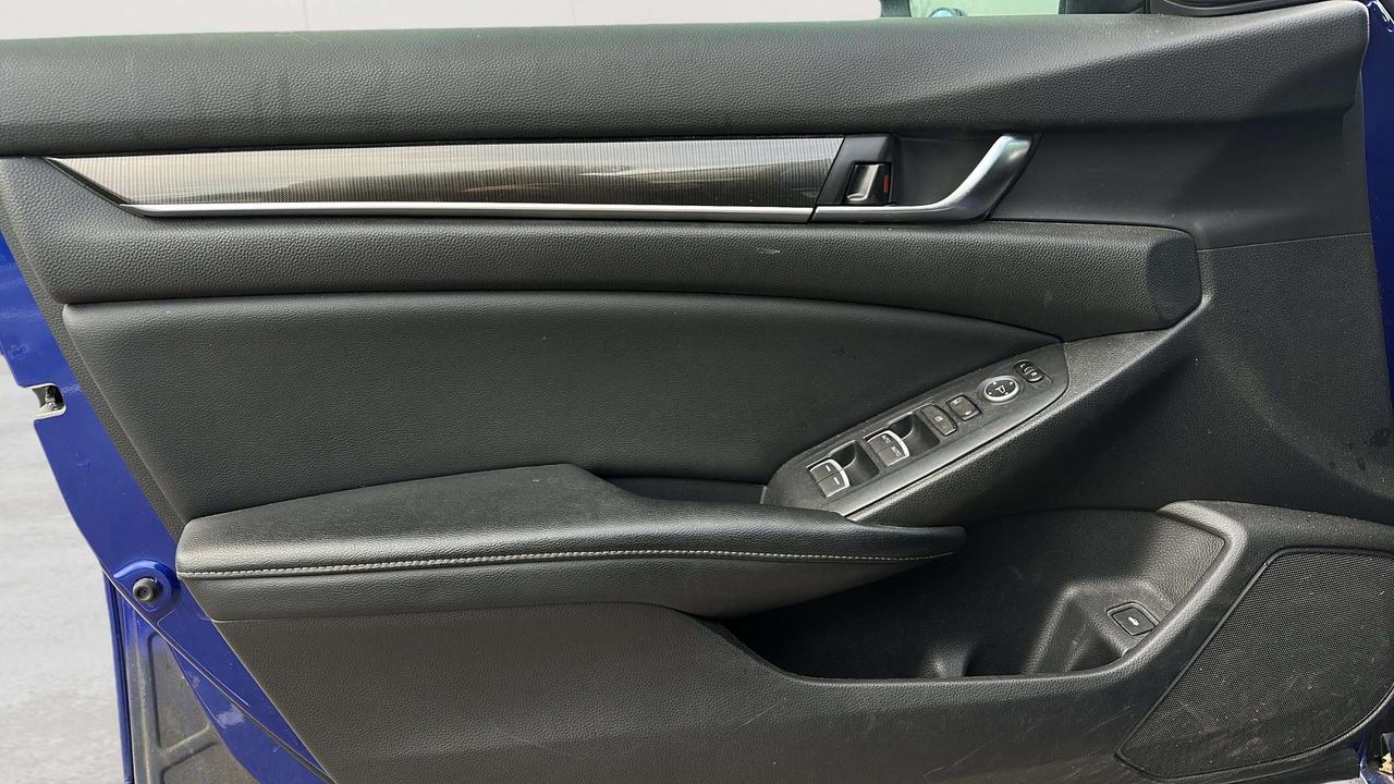 2018 Honda Accord Sport Photo