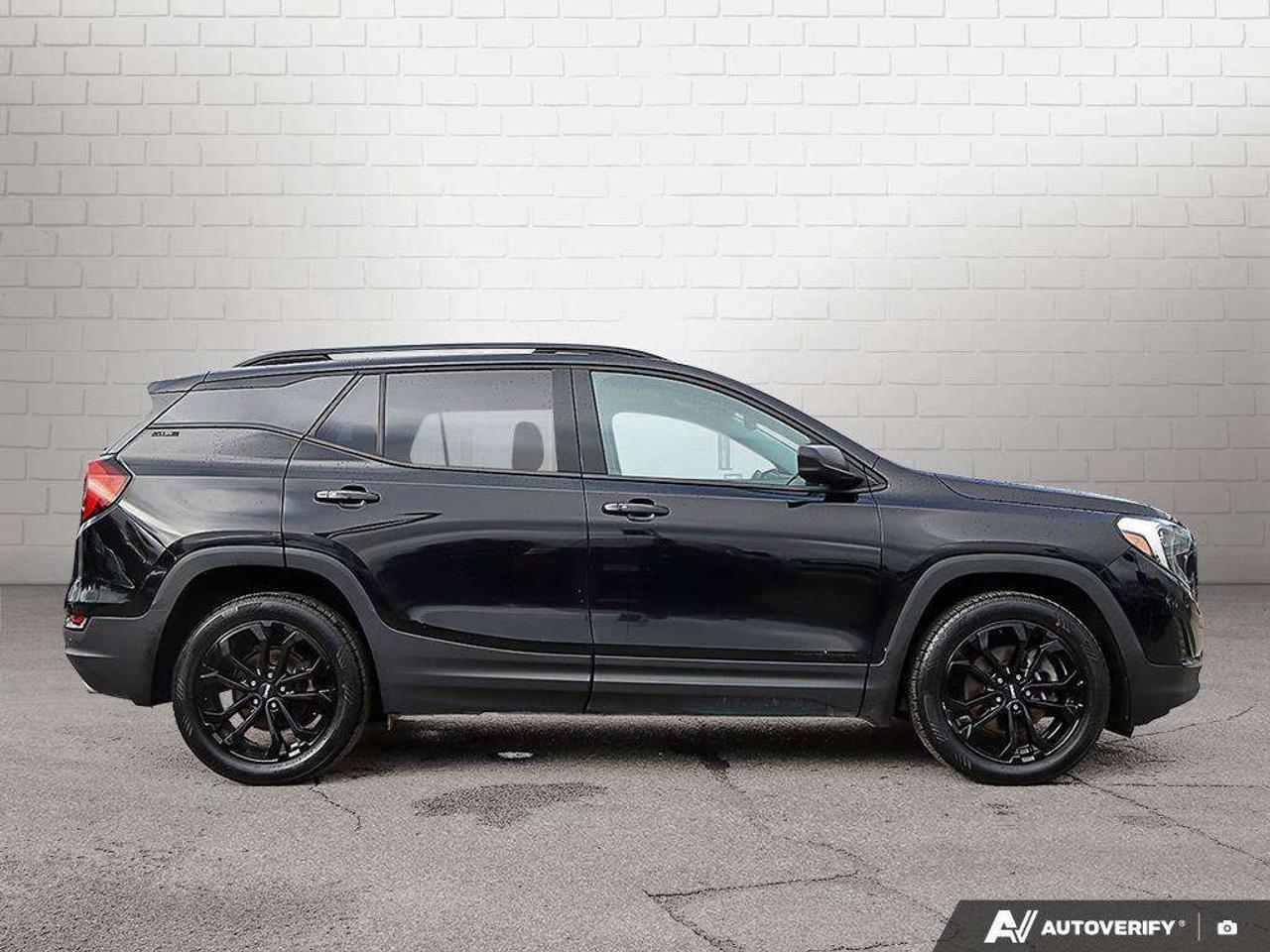 2019 GMC Terrain , 2.0L 4 CYL, AWD, ALLOYS, CLOTH, SUNROOF, ELEVATION, AS-TRADED! Photo