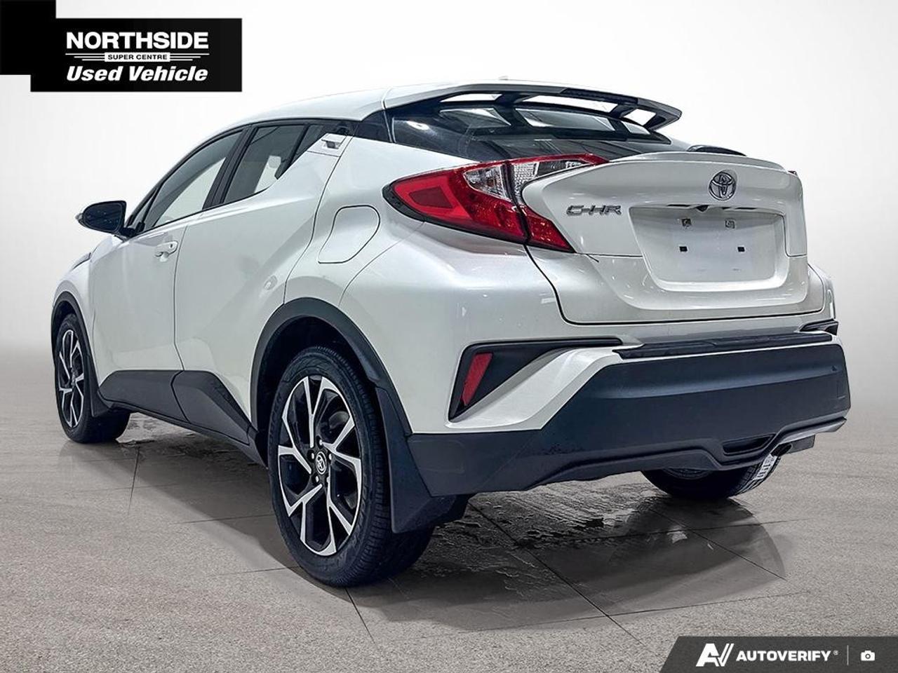 2021 Toyota C-HR XLE Premium FWD Photo4