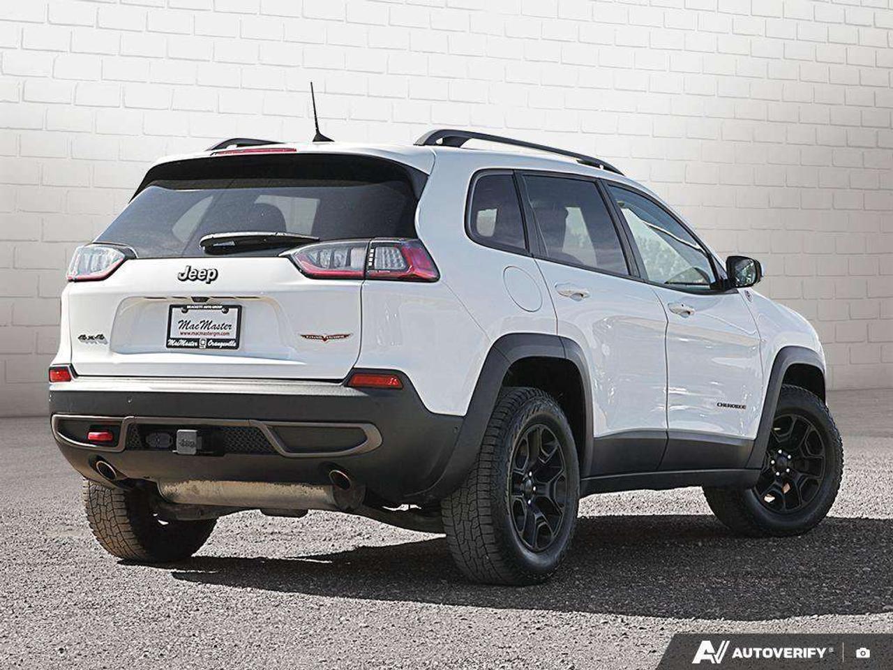 2019 Jeep Cherokee , 3.2L V6, 4X4, ALLOYS, LEATHER, NAV, TRAILHAWK L PLUS, AS-TRADED! Photo4