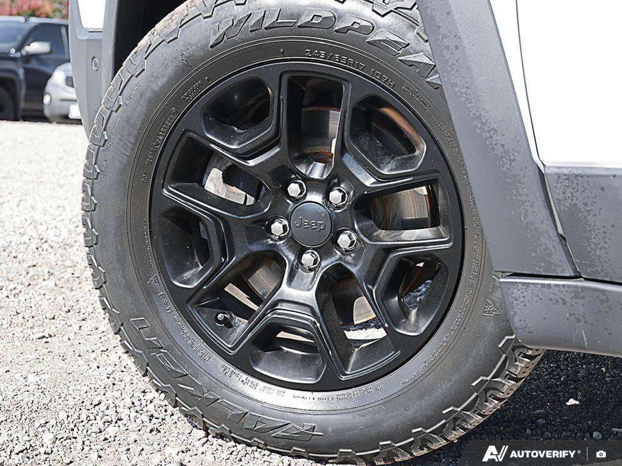 2019 Jeep Cherokee , 3.2L V6, 4X4, ALLOYS, LEATHER, NAV, TRAILHAWK L PLUS, AS-TRADED! Photo