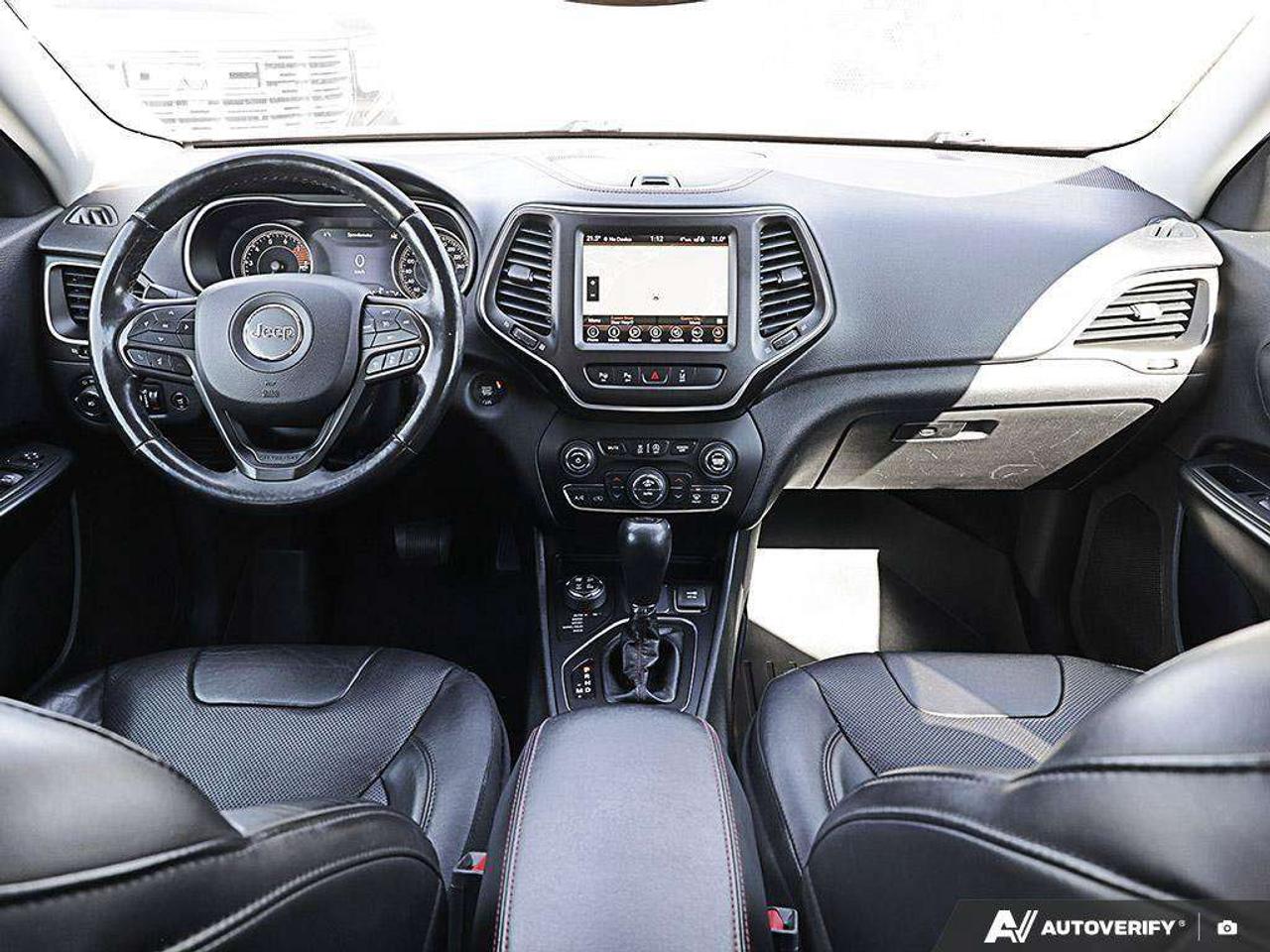2019 Jeep Cherokee , 3.2L V6, 4X4, ALLOYS, LEATHER, NAV, TRAILHAWK L PLUS, AS-TRADED! Photo