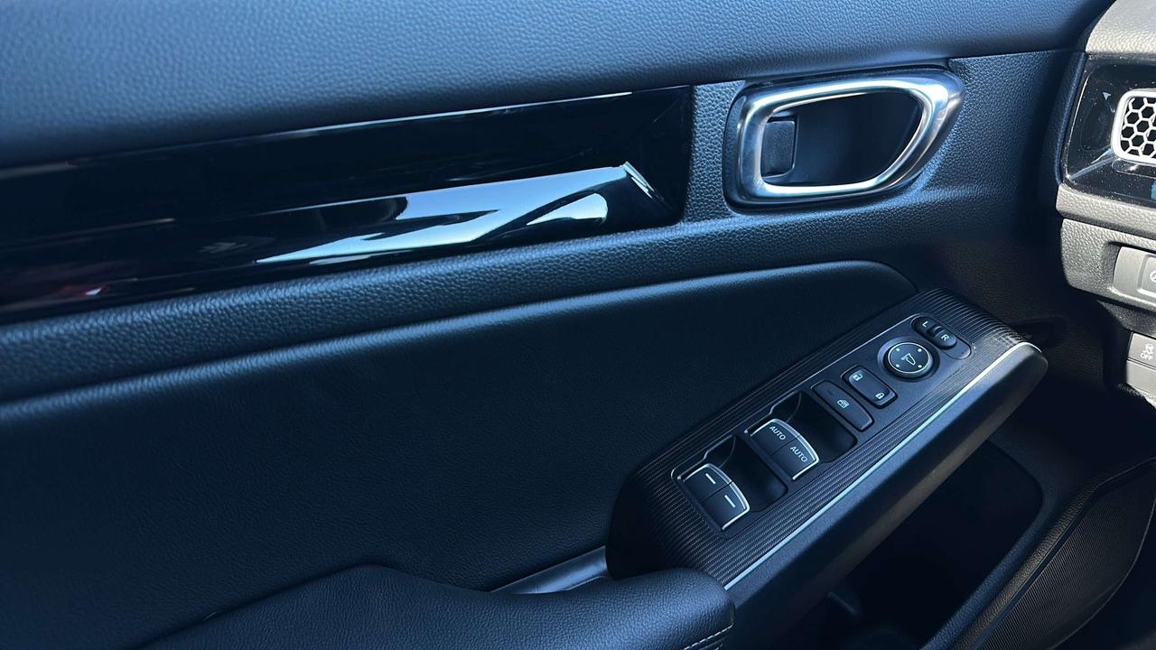 2025 Honda Civic Sport Touring Photo