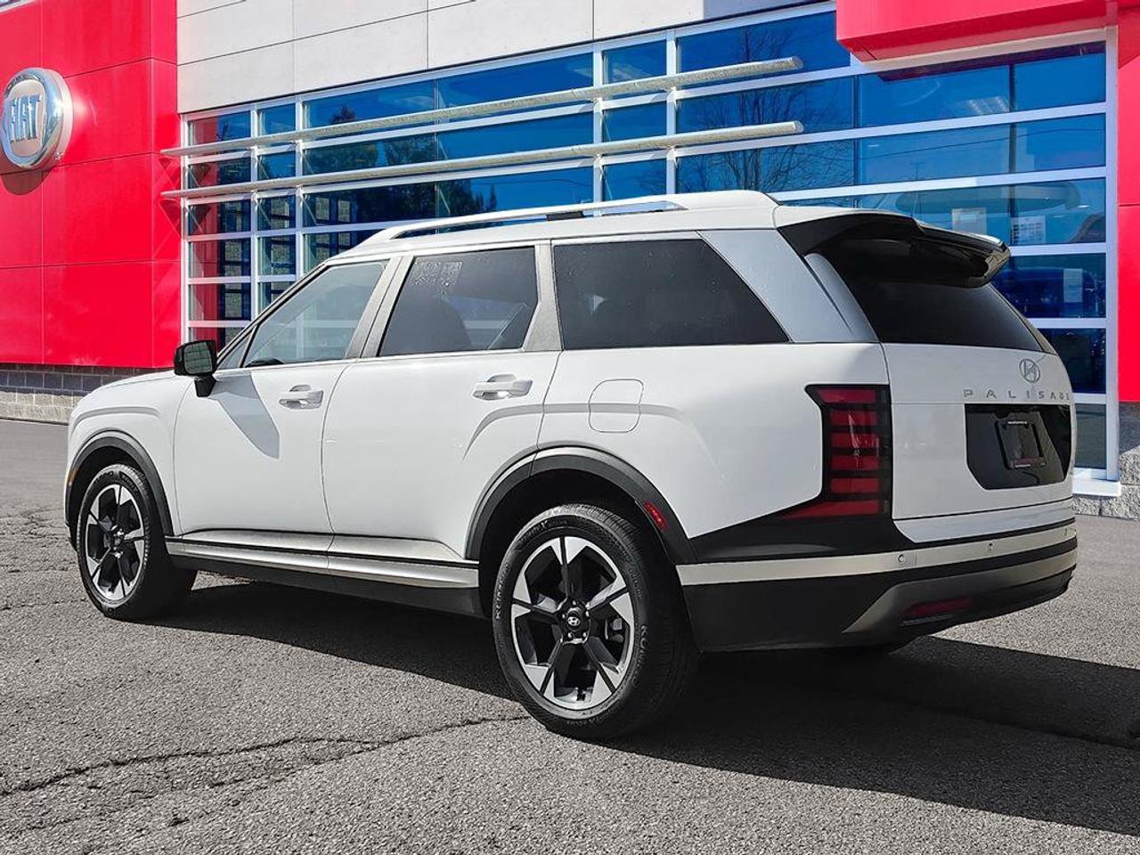 2026 Hyundai PALISADE Preferred Trend | One Owner | Clean CarFax | Low KMS | Remaining Factory Warranty | Smells New! Photo2