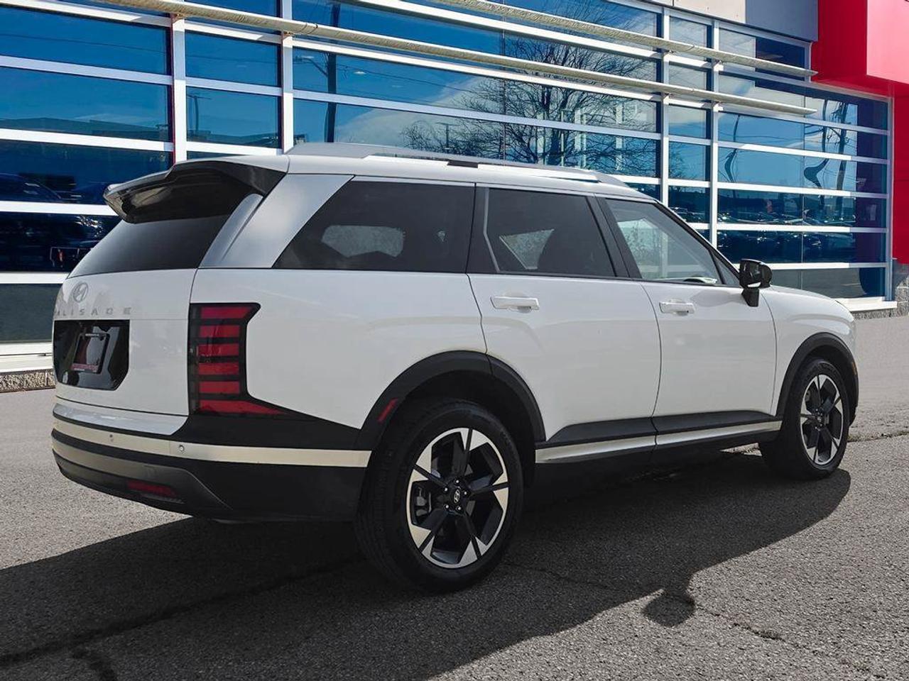 2026 Hyundai PALISADE Preferred Trend | One Owner | Clean CarFax | Low KMS | Remaining Factory Warranty | Smells New! Photo