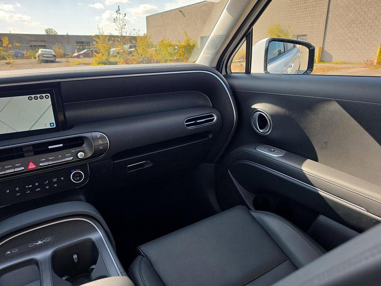 2026 Hyundai PALISADE Preferred Trend | One Owner | Clean CarFax | Low KMS | Remaining Factory Warranty | Smells New! Photo